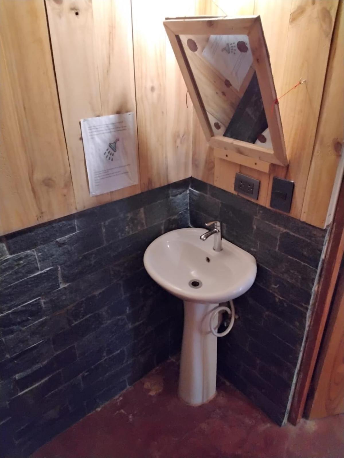Hostel La Ballena Backpacker 拉斯加勒拉斯 外观 照片